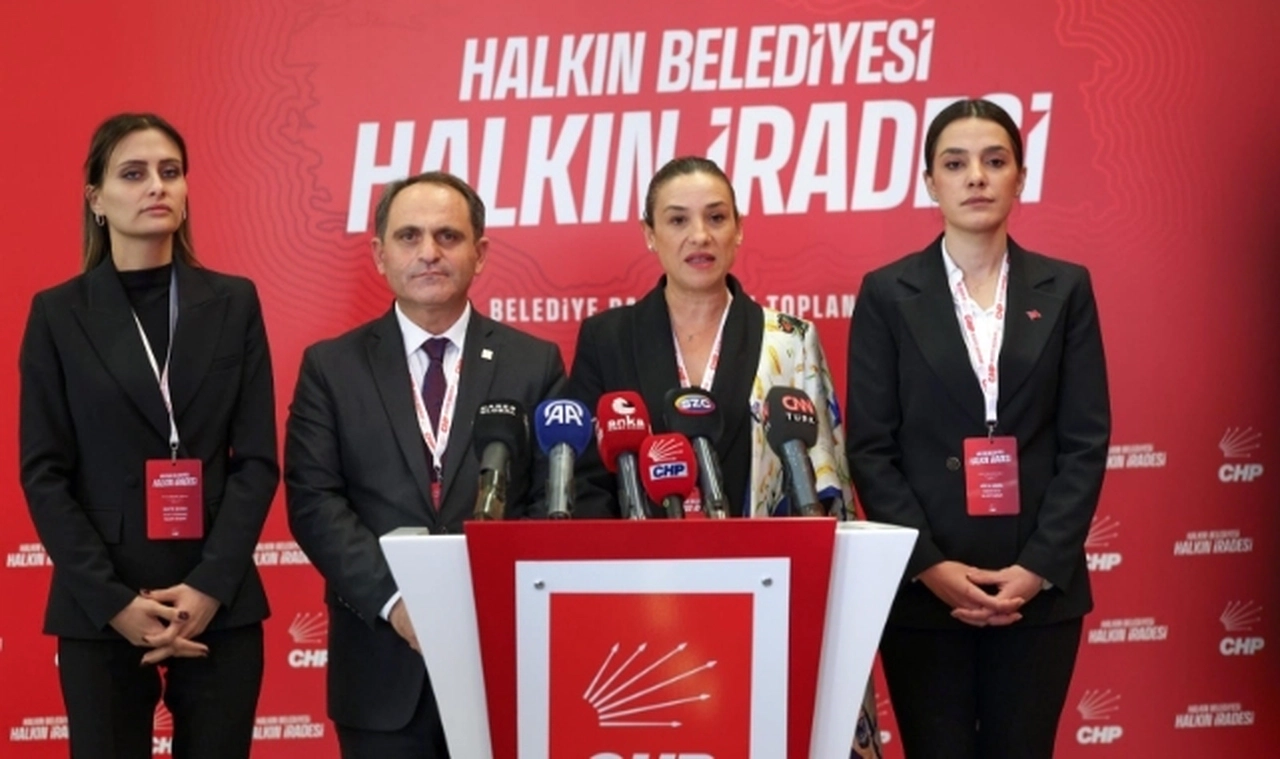 "Halkın Belediyesi halkın iradesi" sonuç bildirgesi Başkan Sengel tarafından okundu