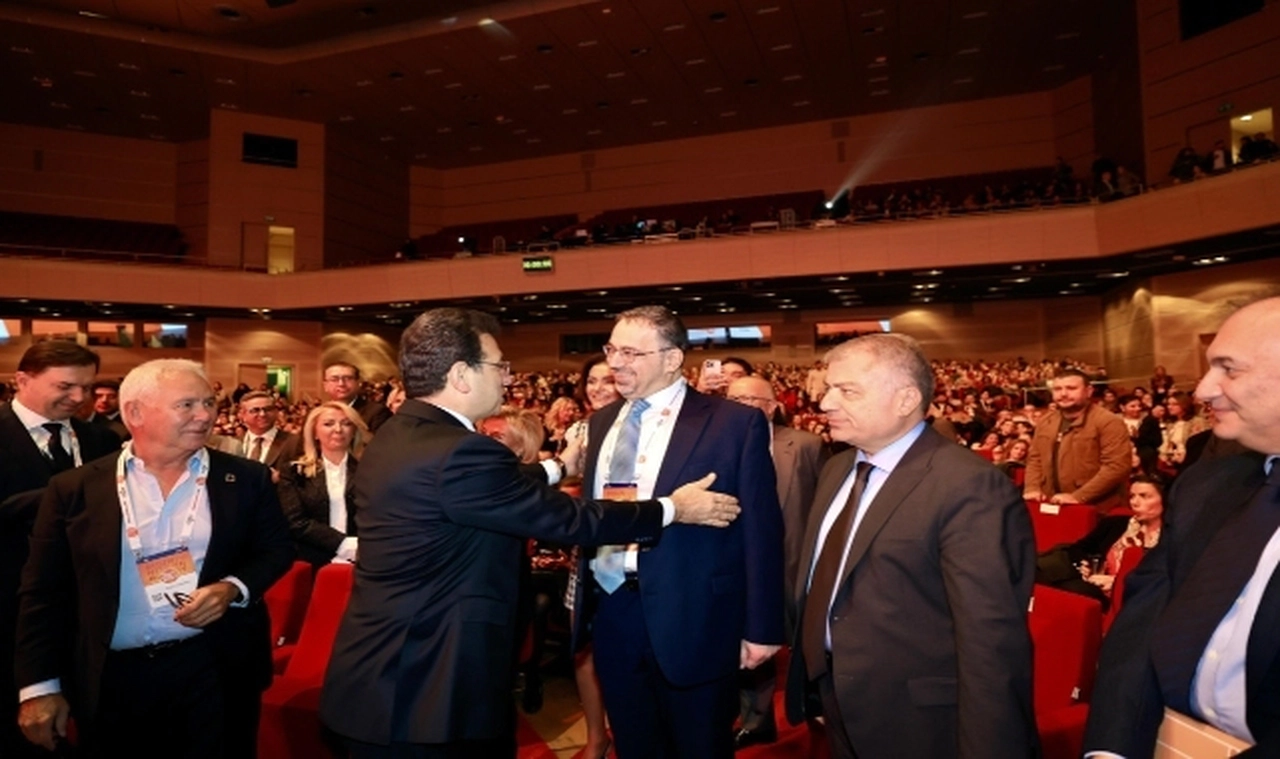 İmamoğlu: En önemli görevin en başta bana düştüğünü biliyorum
