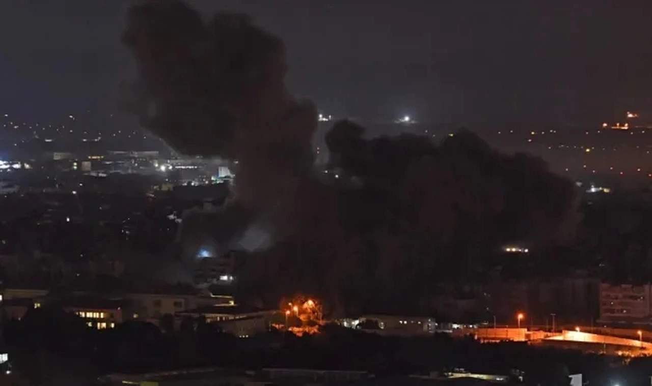 İsrail ordusunun Lübnan'da 3 katlı binayı bombalaması sonucu 8 kişi öldü