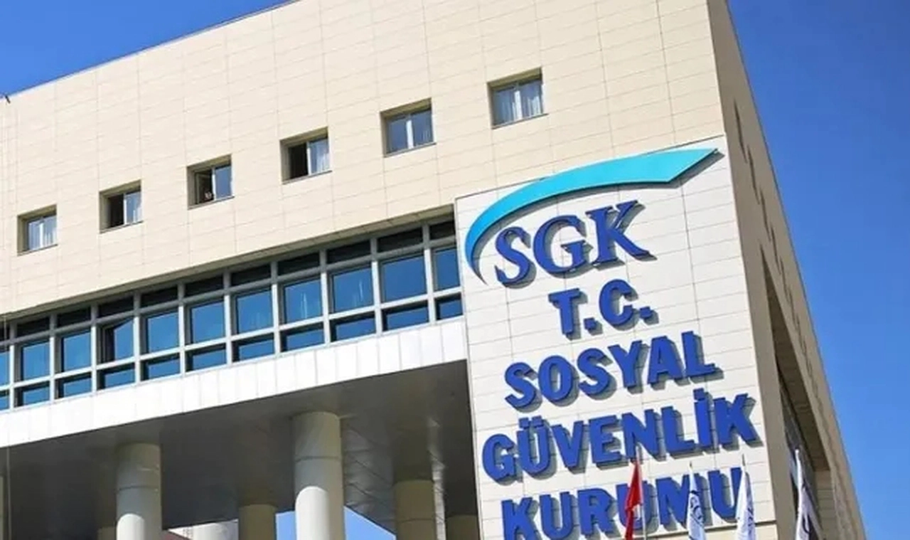 SGK, resmi sitesinden bir açıklama yayımlayarak Mansur Yavaş'ın açıklamalarını yalandı