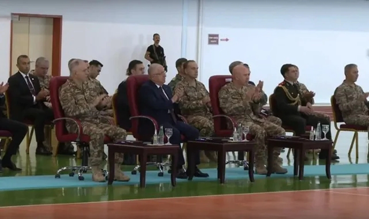 Teğmenleri ihraç kararına götüren sözleri bordo bereliler de söylemiş: MSB Yaşar Güler alkışlamış