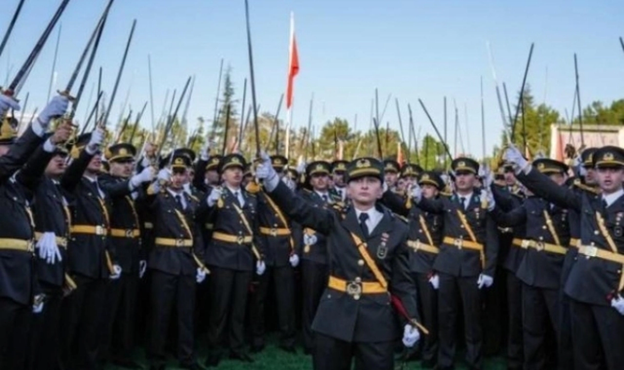 TSK'dan ihracı istenen teğmenlere ilişkin soruşturma raporu