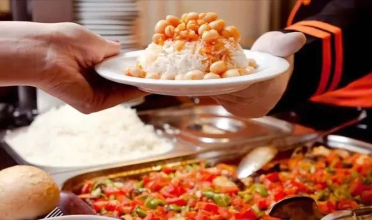 1 Ocak'ta geçerli olacak: Yemek ücretlerine ne kadar zam yapılacak?