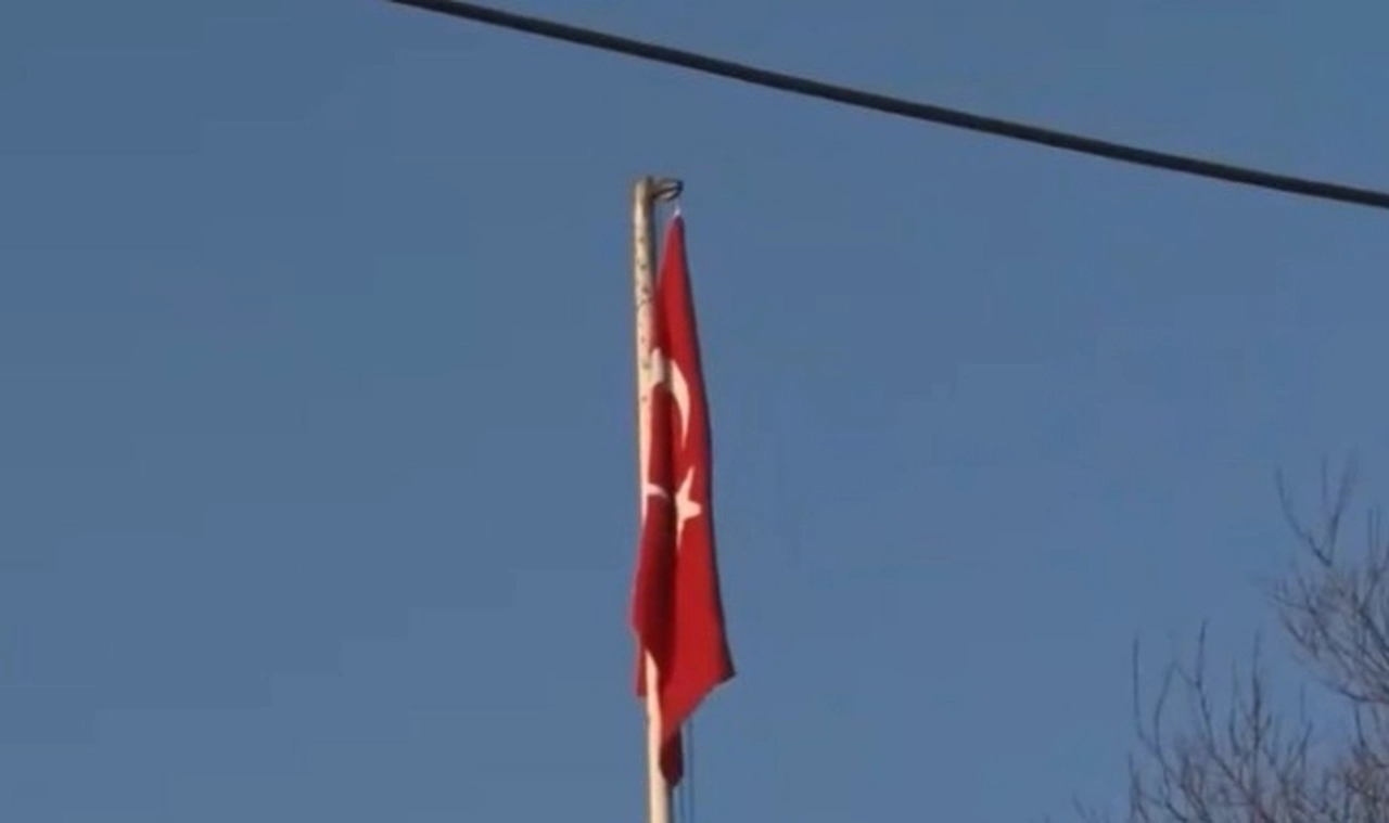 12 yıl sonra bir ilk: Şam'da Türk büyükelçiliği! Türk bayrağı göndere çekildi