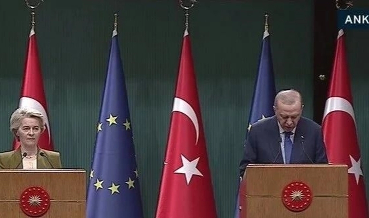AB'den Türkiye'ye 1 milyar euroluk ek fon
