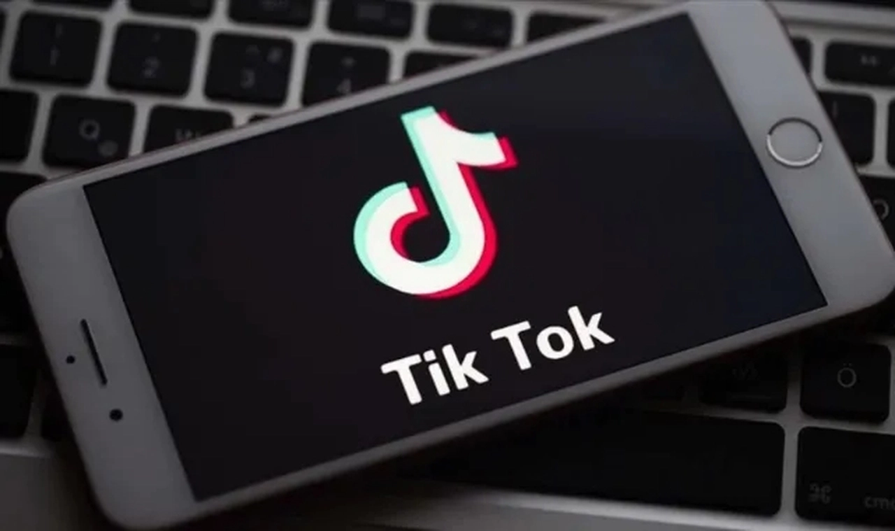 Arnavutluk'tan TikTok'a kapatma kararı: 'Pislik ve çamurdan ibaret'