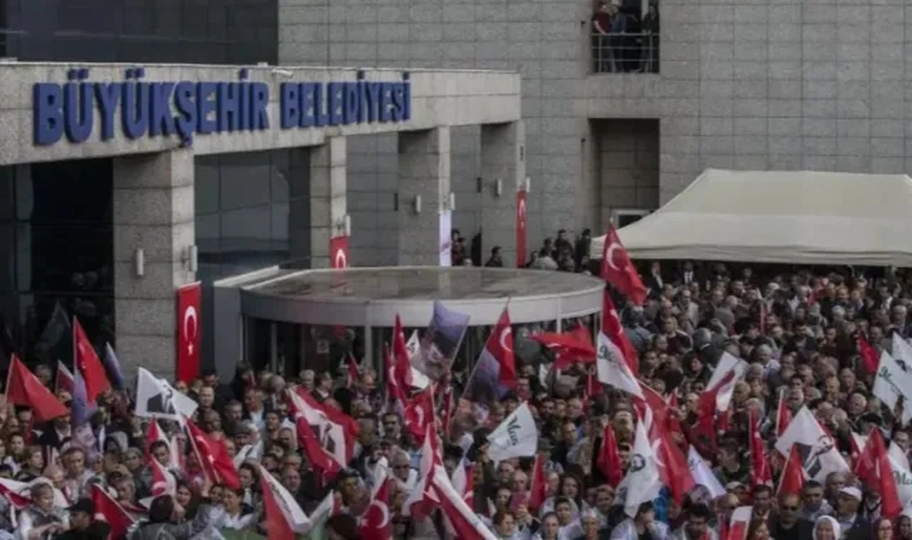 Belediyelere haciz tartışması nasıl başladı, iktidar ve CHP ne diyor?