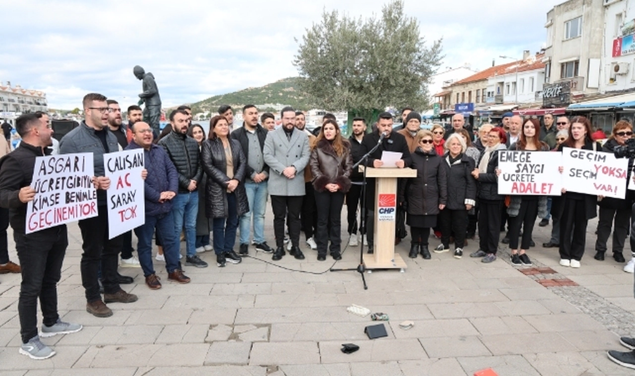 CHP Foça Gençlik Kollarından asgari ücret protestosu