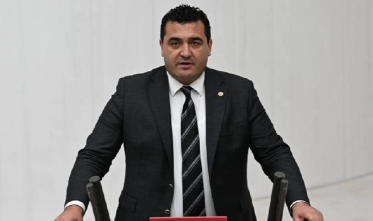 CHP'li Ulaş Karasu'dan SHGM'ye "lüks otelde toplantı" tepkisi: Tasarruf genelgesi ne oldu?