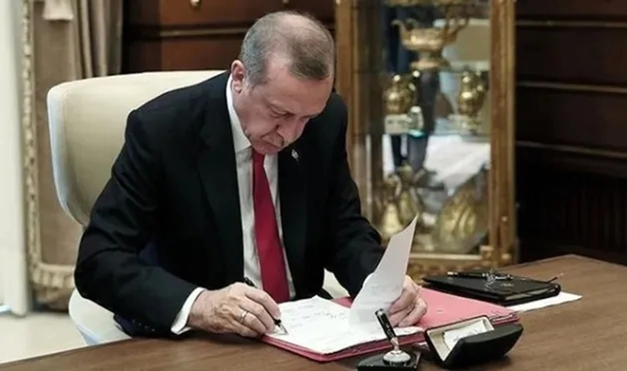 Cumhurbaşkanı Erdoğan 14 üniversiteye rektör atadı