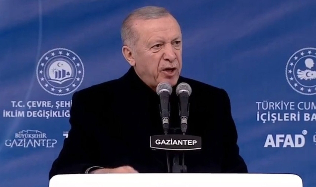 Erdoğan'dan Özgür Özel'e para kulesi yanıtı: Milletin paralarını har vurup, harman savuruyorlar