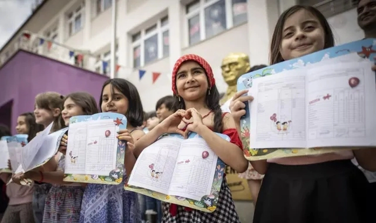 Okullarda yılbaşı kutlaması yapılması yasaklandı