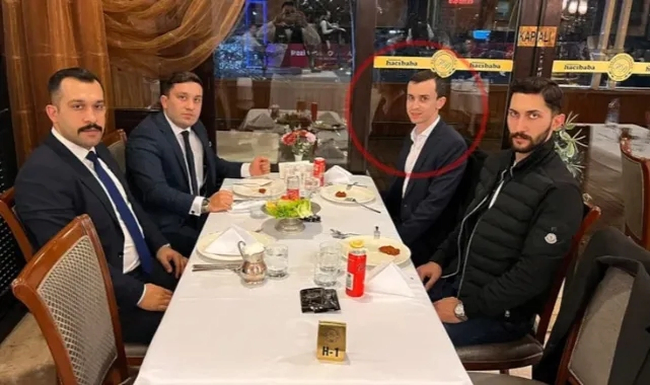 Zonguldak Cumhuriyet Savcısı, ülkücülerle yemek yedi: Çakarlı konvoyla gündeme gelmişti!