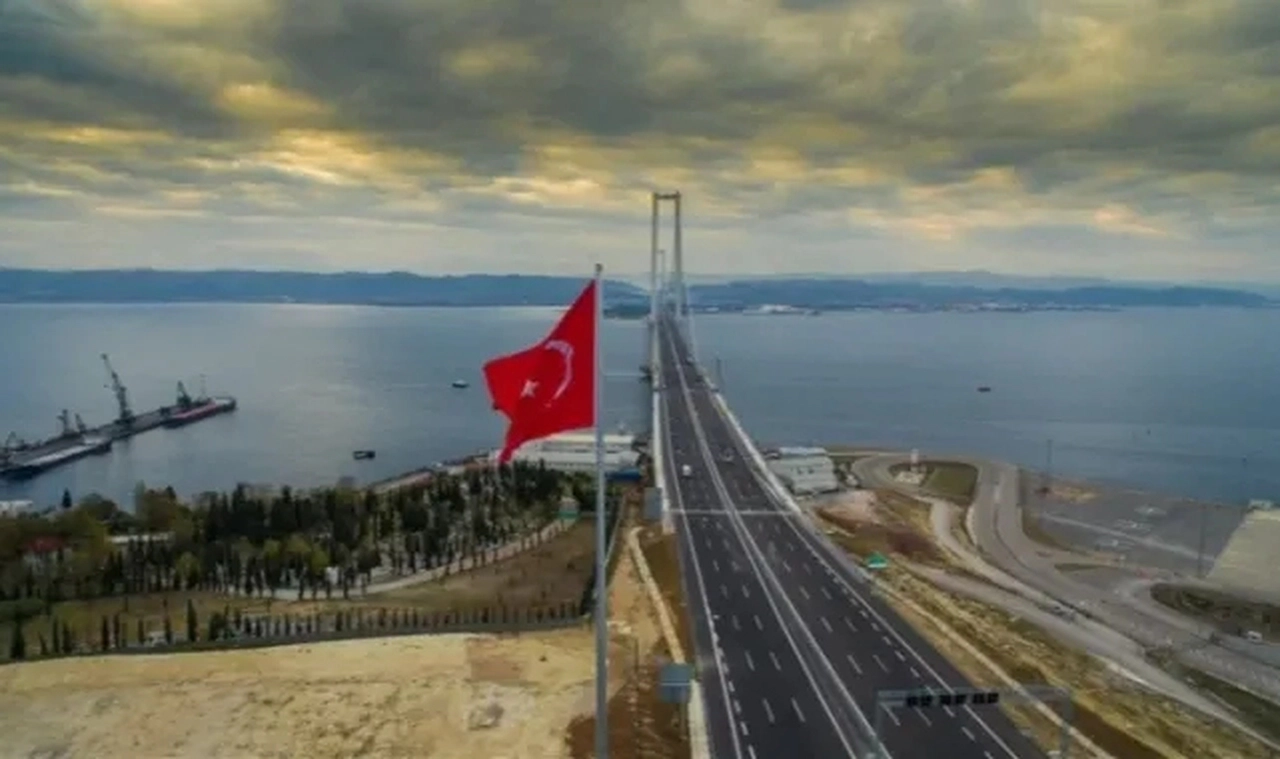 2024’te otoyol ve köprülerden 1 milyar 80 milyon araç geçti