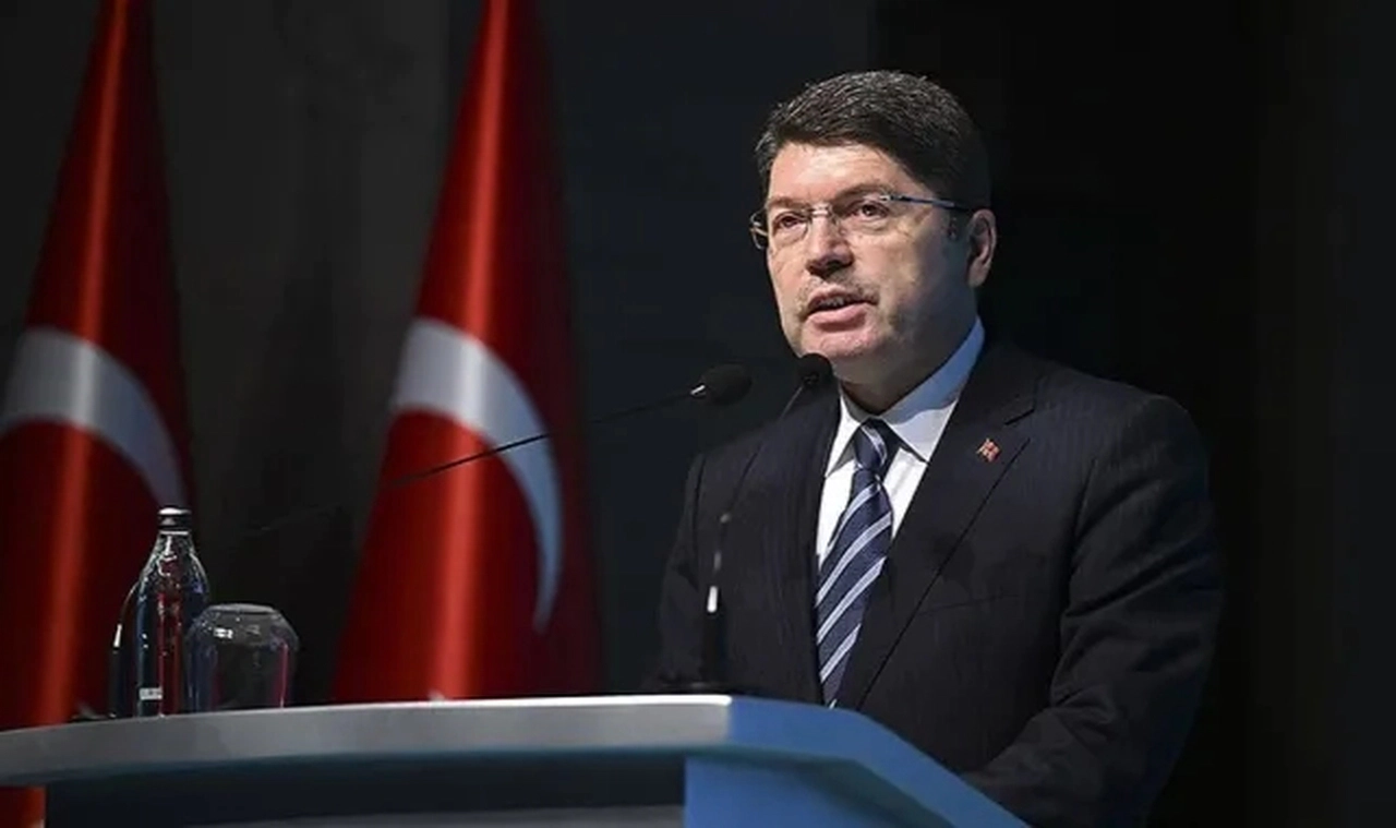 Adalet Bakanı Yılmaz Tunç'tan Ekrem İmamoğlu'na açılan soruşturmaya ilişkin açıklama