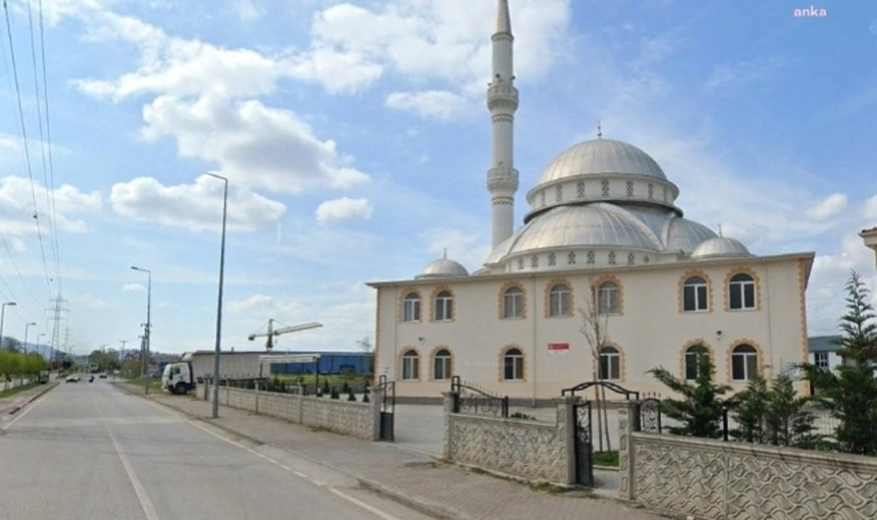 AK Partili Kocaeli Büyükşehir Belediye Başkanı SGK ve vergi borçlarını cami devrederek sildirmiş