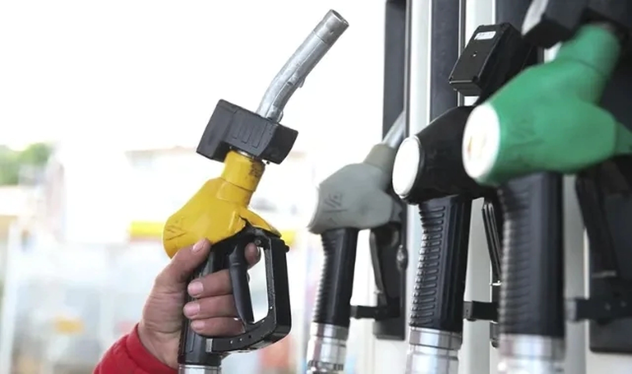 Araç Sahipleri Dikkat: Motorine İndirim Geldi, Tabela Değişti