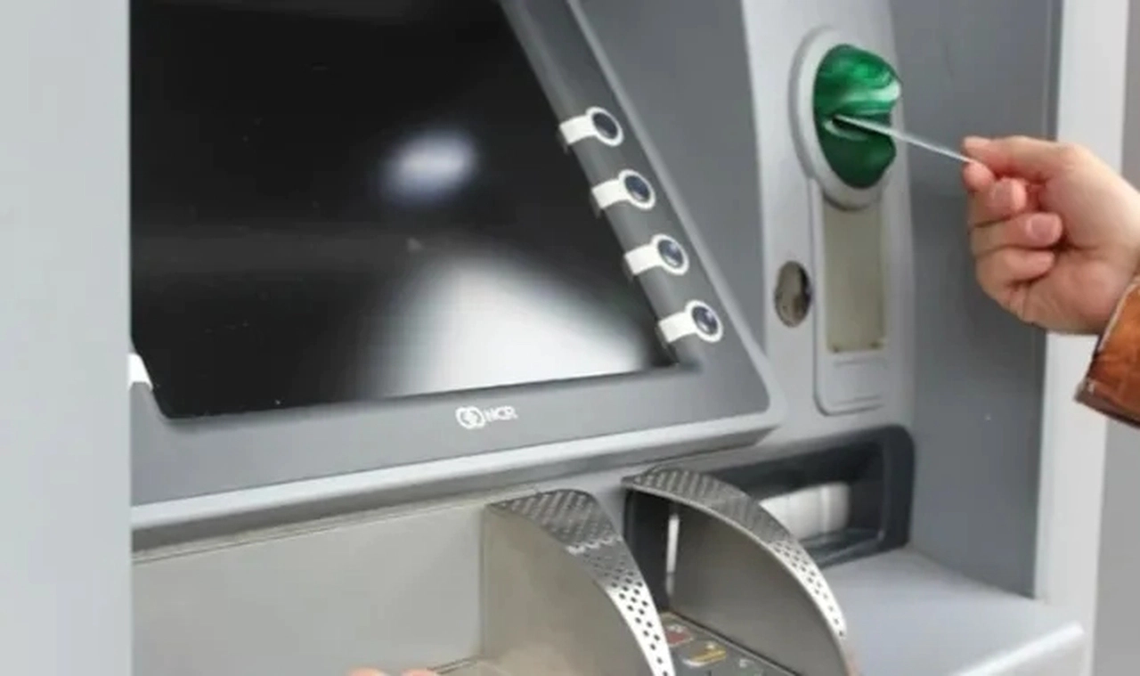 ATM'den para çekmek isteyenler eli boş dönüyor