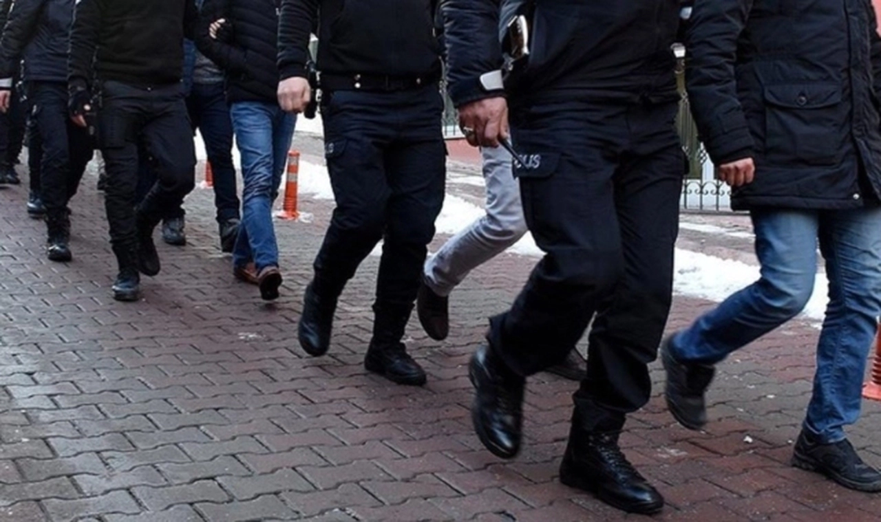 Bağcılar'da başkasına benzetildiği için bıçaklanan şahıs öldü