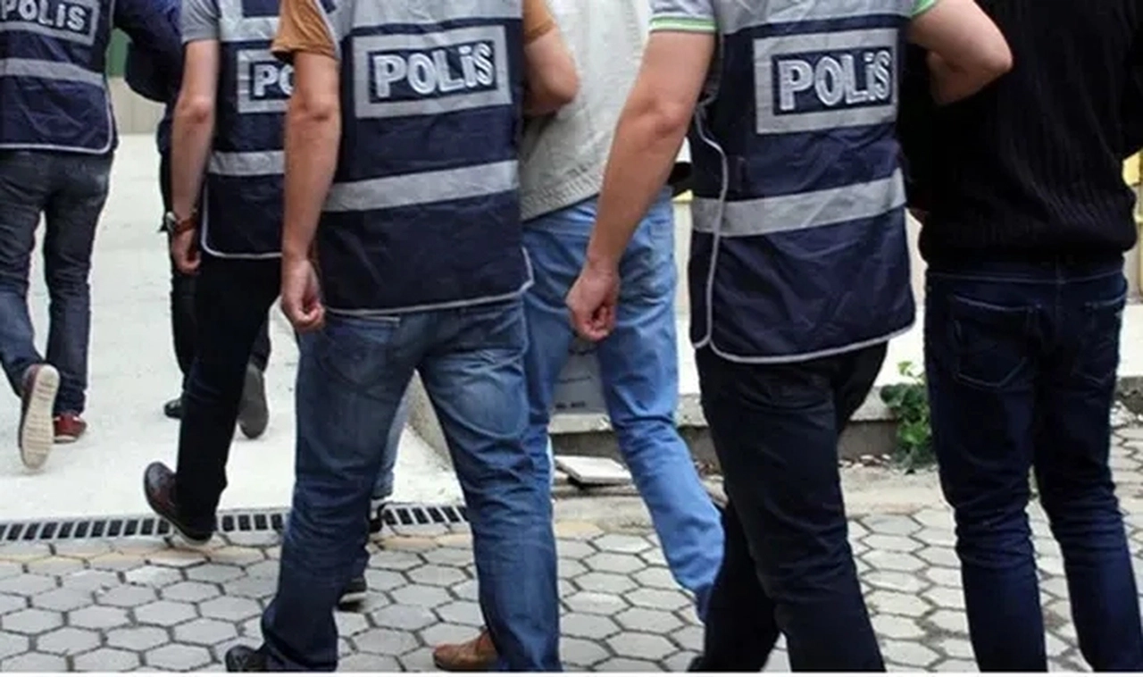 'Bankacıyız' diyerek 36 kişiyi dolandıran 30 kişi tutuklandı