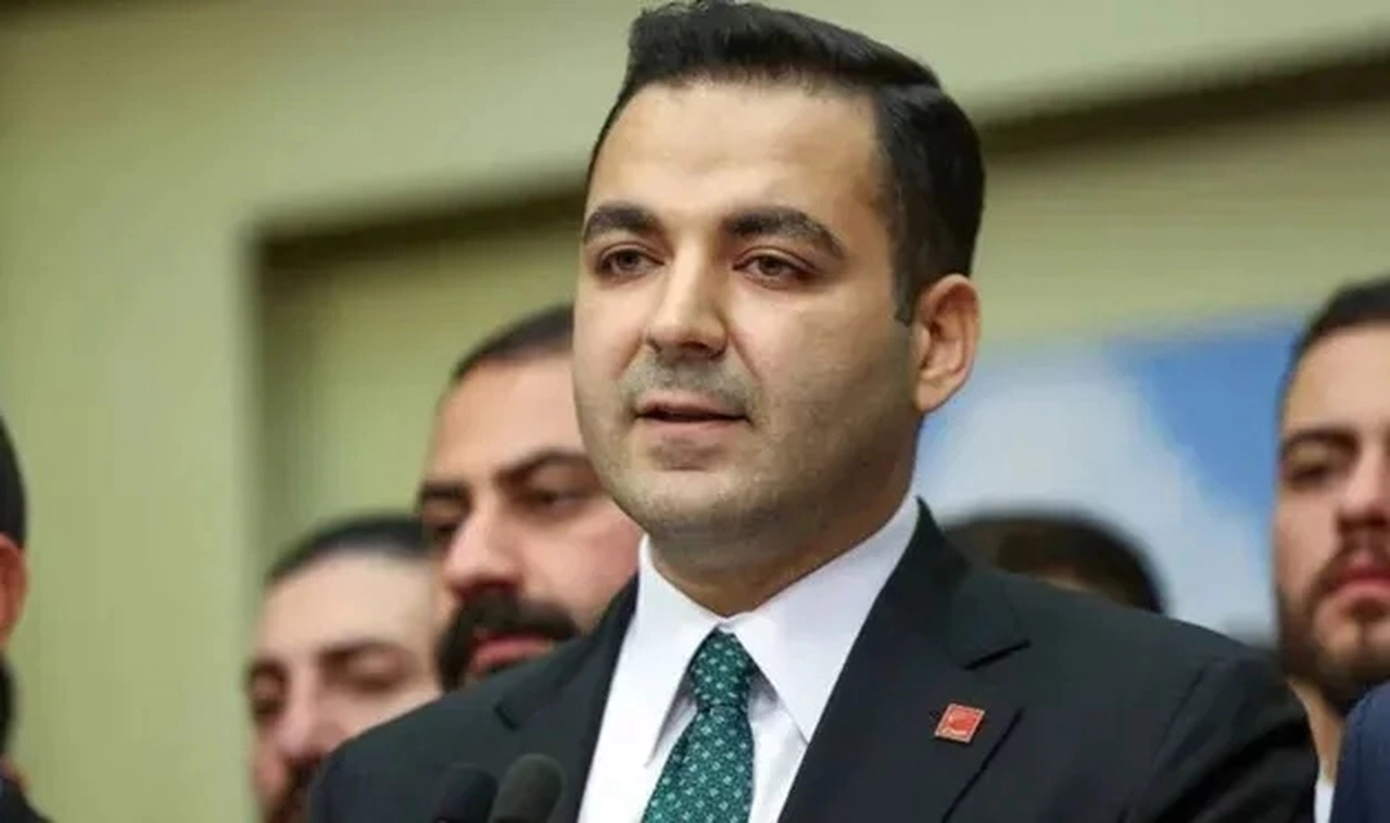 CHP Gençlik Kolları Genel Başkanı Cem Aydın yurt dışı çıkış yasağıyla serbest bırakıldı