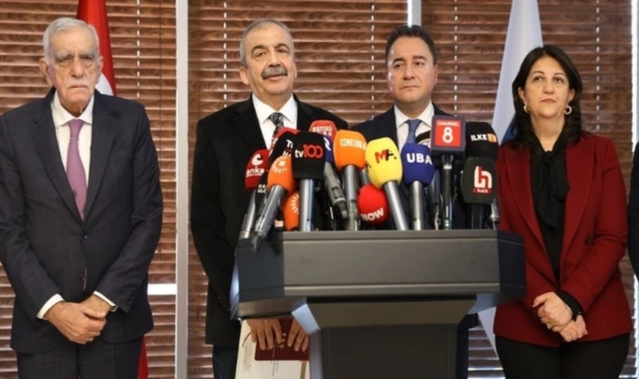 DEM Parti heyeti Ali Babacan'la görüştü: Erdoğan'a 'netleşme' çağrısı