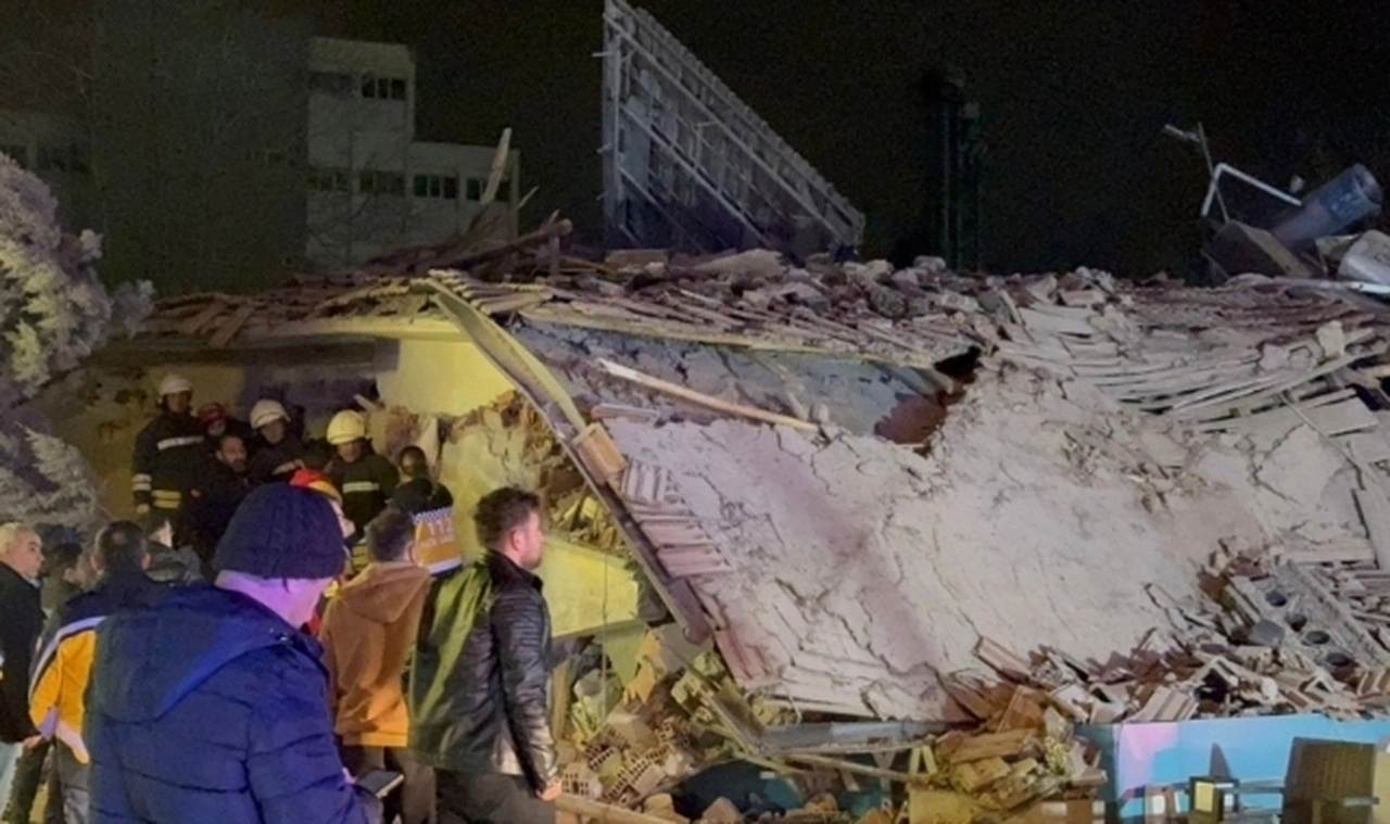 Enkazdaki 2 kişi aranıyordu: Konya'da çöken binadan acı haber!