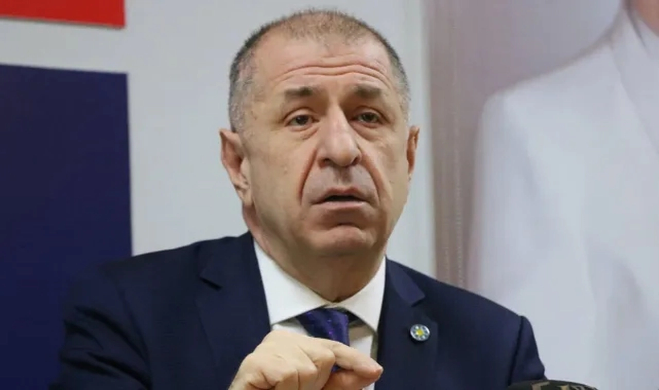 Gözaltına alınan Ümit Özdağ, İstanbul'a getirildi: Partililer adliye önünde toplandı