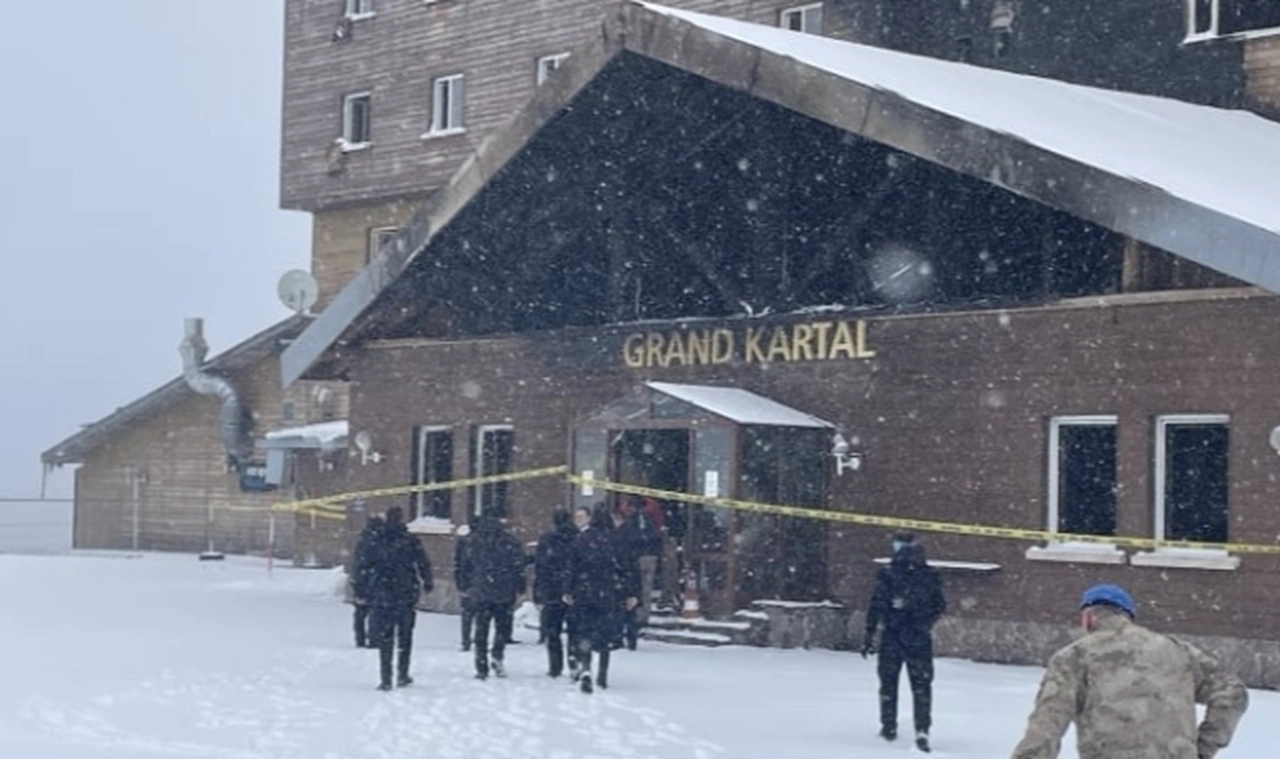 Grand Kartal yangını: Denetim firması yetkilisi adli kontrol şartıyla serbest