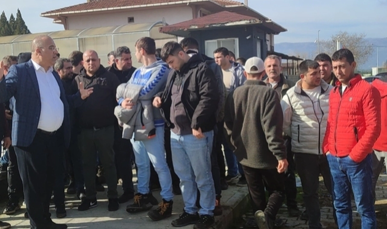 İzmir'de inşaat alanındaki göçükte kalan işçi kurtarıldı