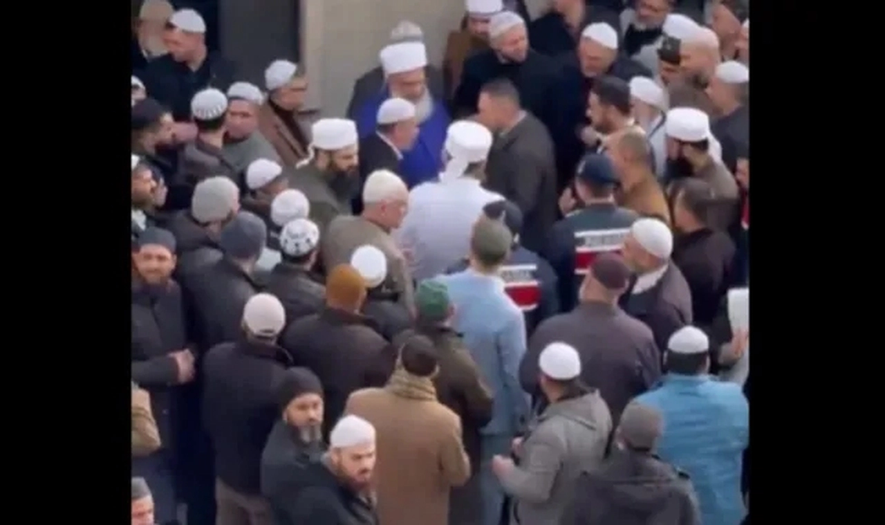 Menzil'de liderlik kavgası büyüyor: Araya jandarma girdi!