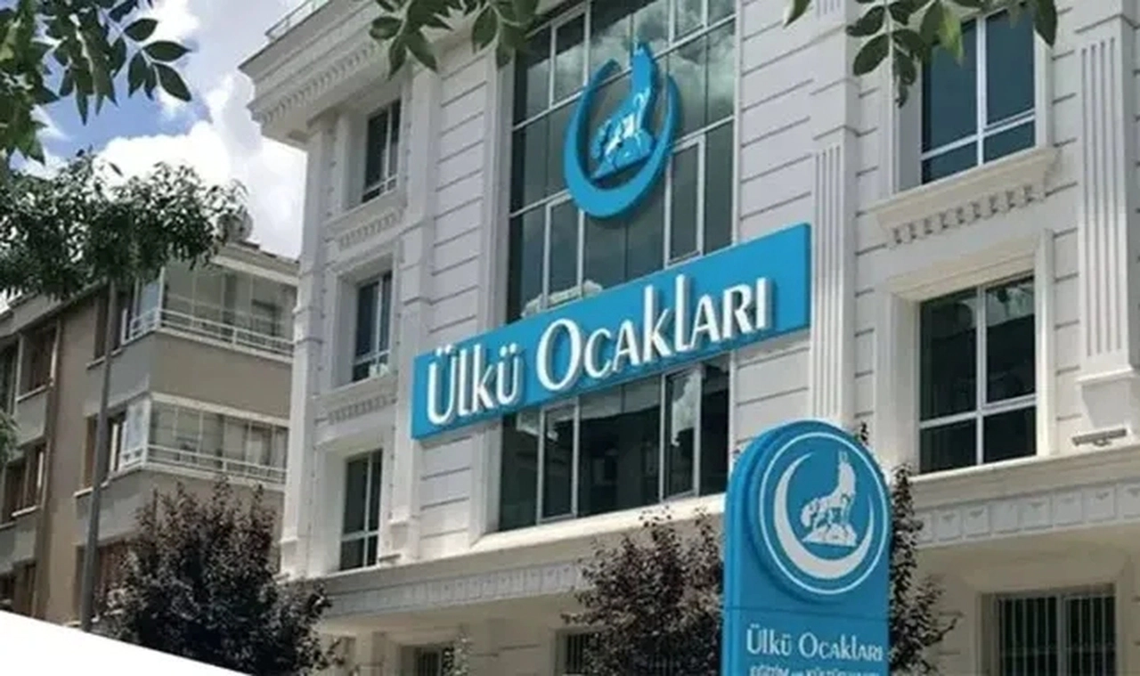 Önce tarikatlar, şimdi ülkücüler: MEB'in Ülkü Ocakları'yla protokol yaptığı ortaya çıktı!