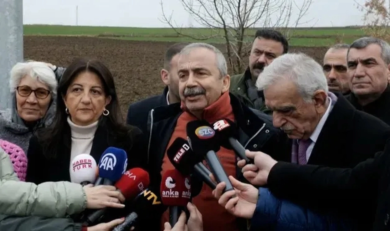 Sırrı Süreyya Önder: Belirsizlik sürecin samimi olup olmadığıyla ilgili değil, konjonktürle ilgili