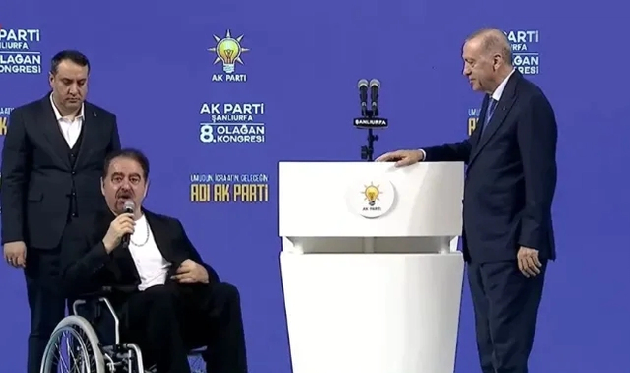 Tatlıses, Cumhurbaşkanı Erdoğan'dan 'Cumhurbaşkanlığı adaylığı' sözü aldı: 'Sen varsan, varım'