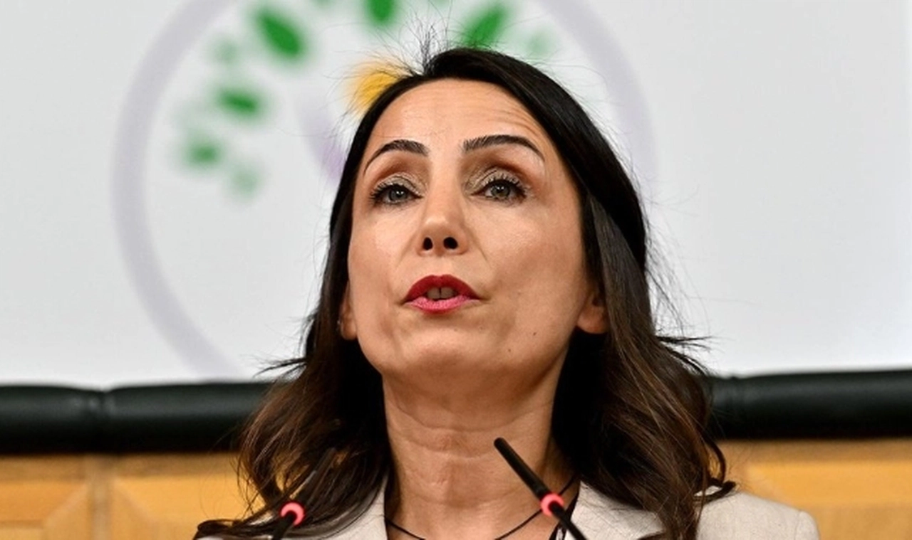 Tülay Hatimoğulları: Öcalan'ın bütün dünyaya duyurmuş olduğu tarihi mesajın arkasındayız