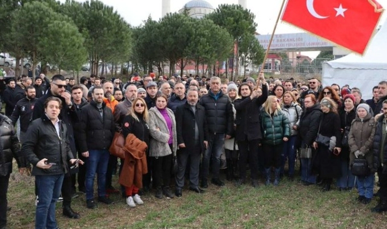 Zafer Partisi'nden "Silivri" kararı: Özdağ serbest bırakılana kadar tüm toplantılar cezaevinin önünde yapılacak