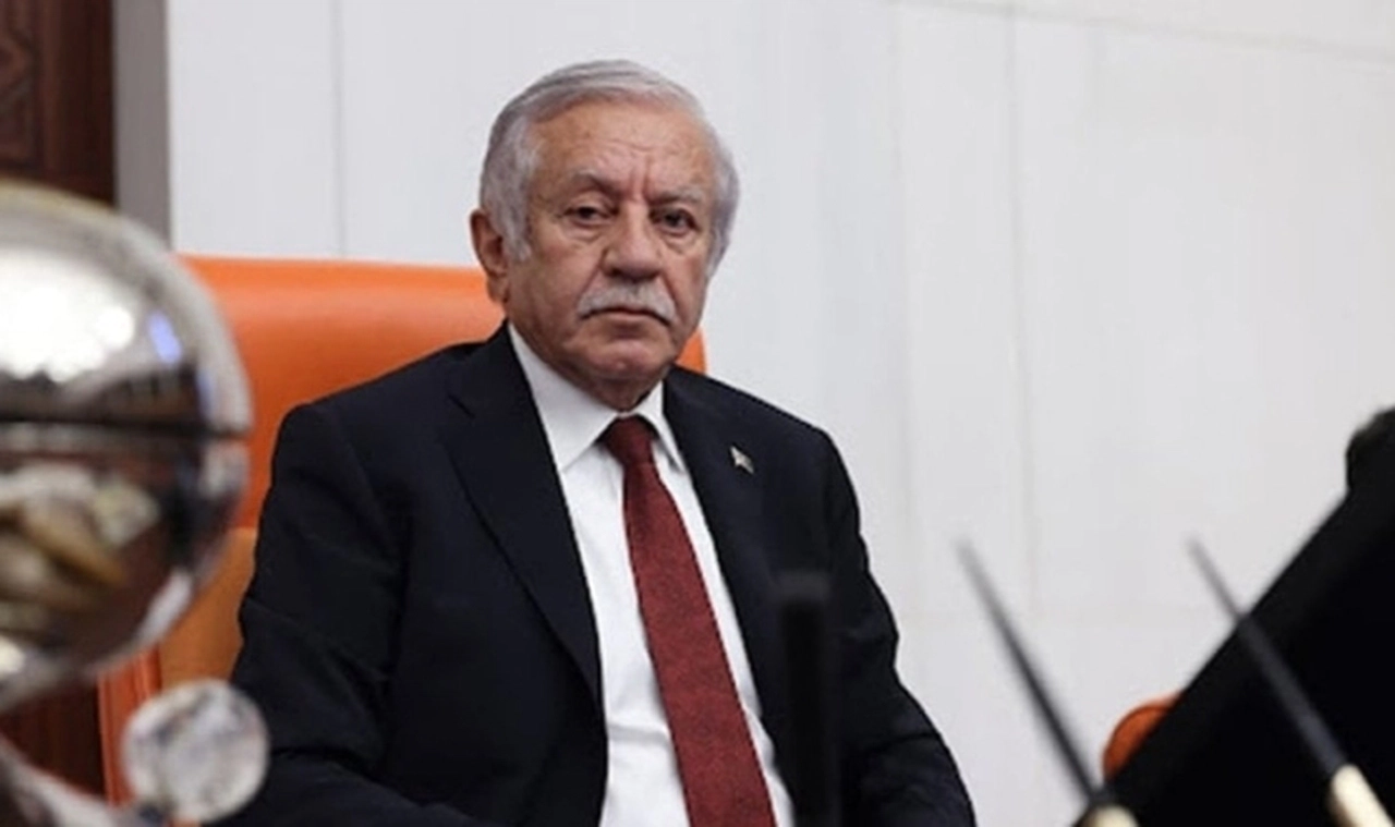 AK Parti'li vekil MHP'li başkanı resmen çileden çıkarttı!
