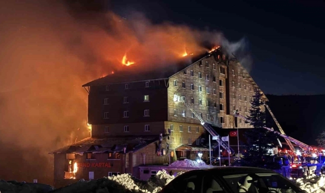 Bolu'daki otel yangını sonrası Bakanlık'tan acil güvenlik denetimi talimatı