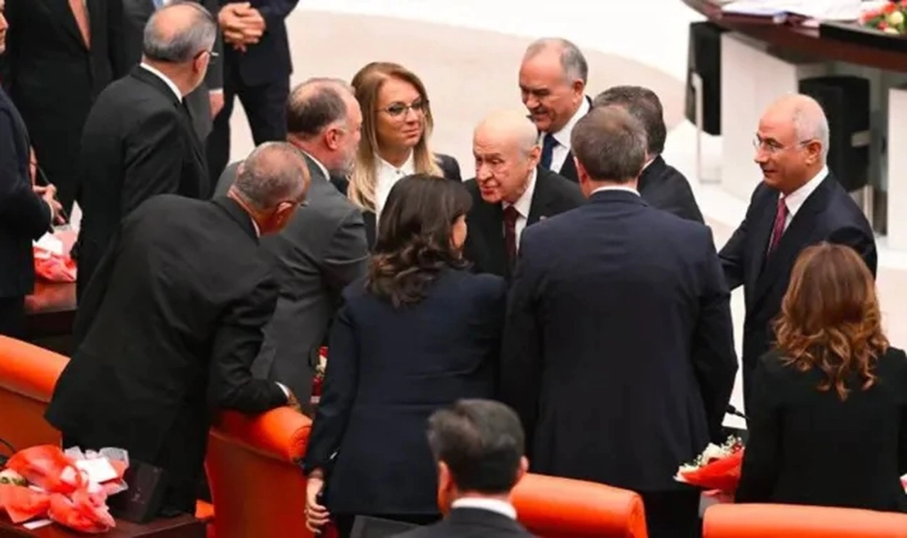 DEM Parti'den Bahçeli'ye: Türkiye'nin size ihtiyacı var