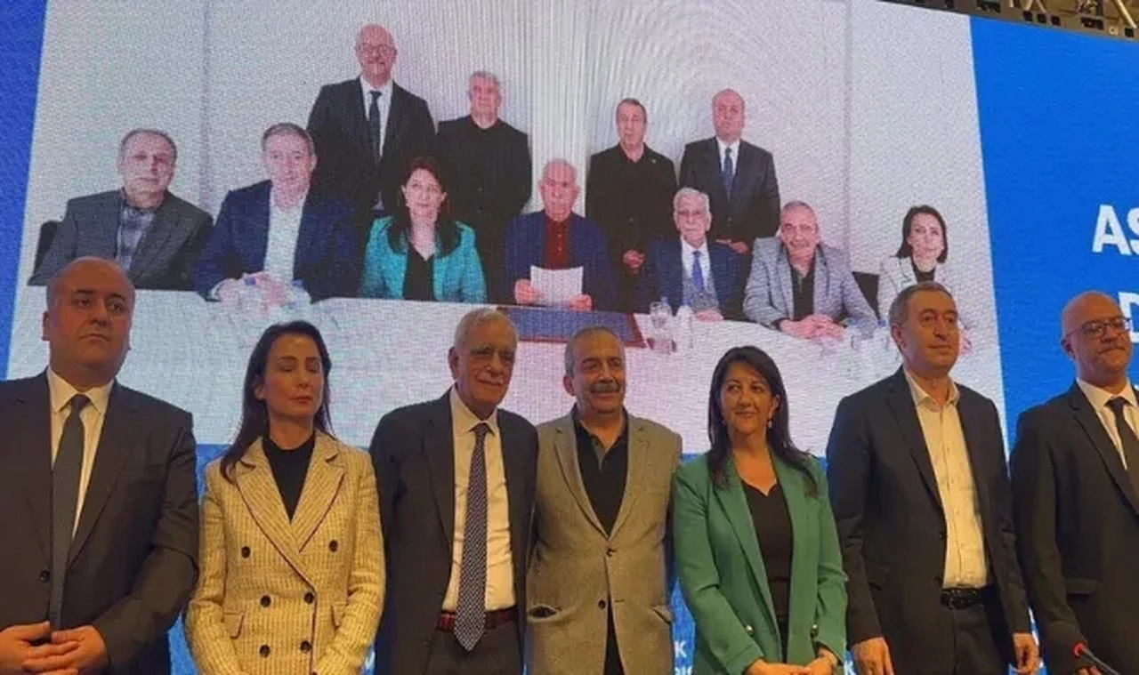 DEM Parti'den Öcalan'ın açıklaması sonrası toplantı: Üç gün sürecek