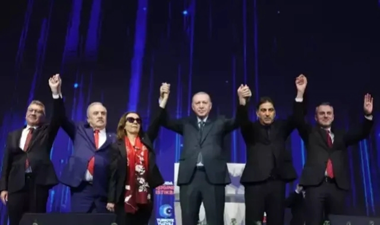 Dün partisinden istifa eden Serap Yazıcı Özbudun, AK Parti'nin yeni MKYK listesinde