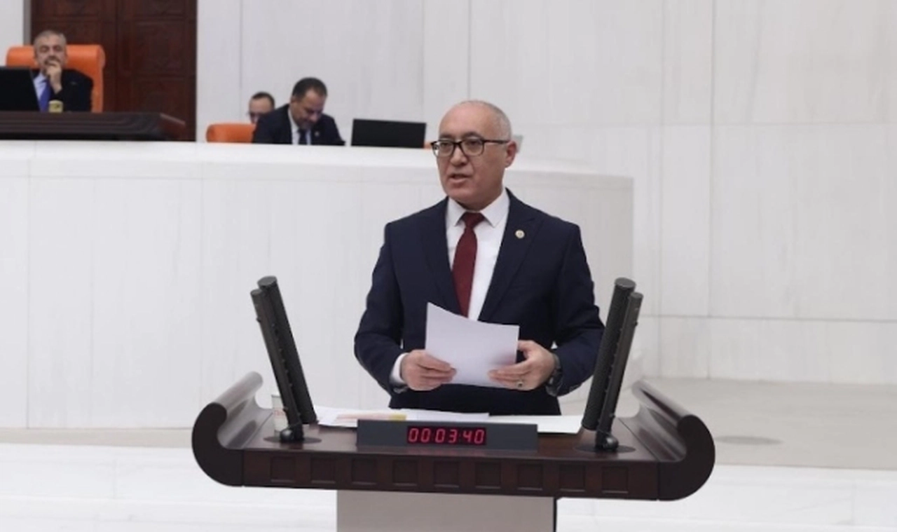 "Maaşlar yetmiyor, birçoğumuzun bankalara borcu var" diyen Milletvekili Demir’den yeni açıklama