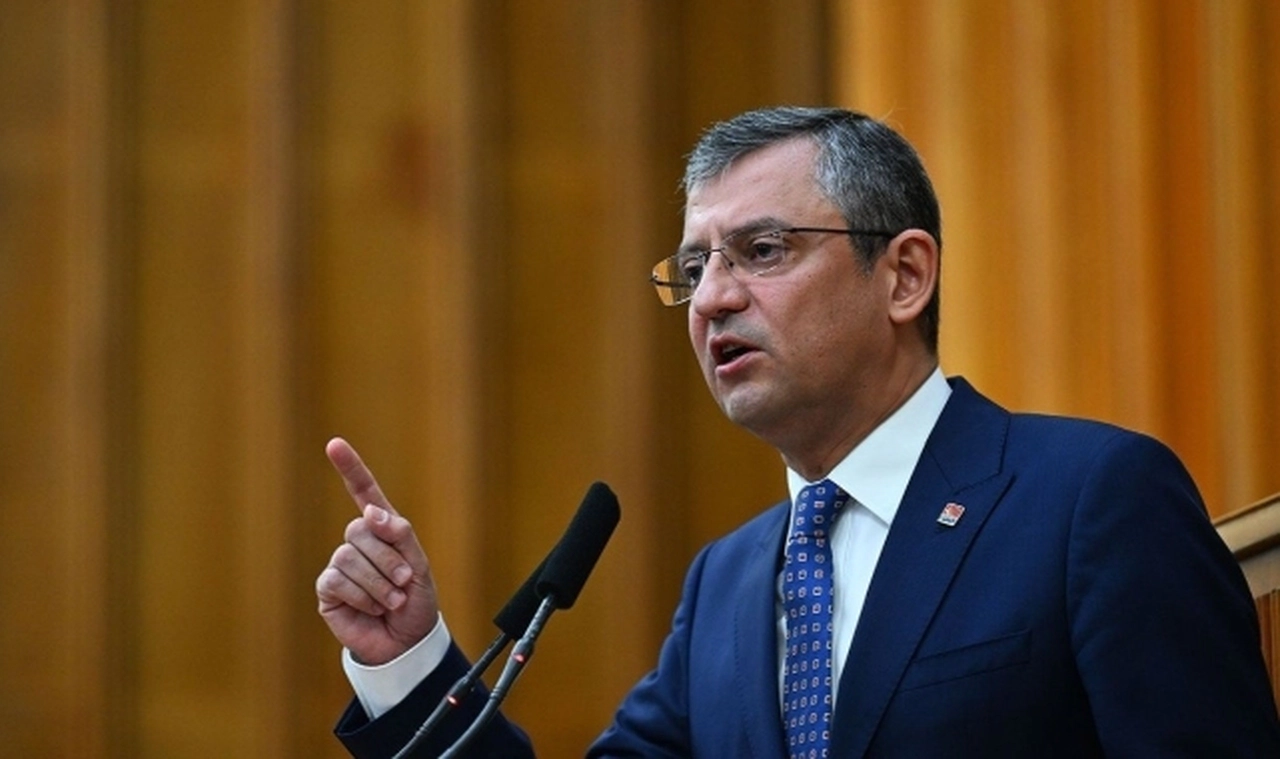 Özgür Özel, Erdoğan'a seslendi; Akın Gürlek’in yürüttüğü bu darbenin neresindesin?