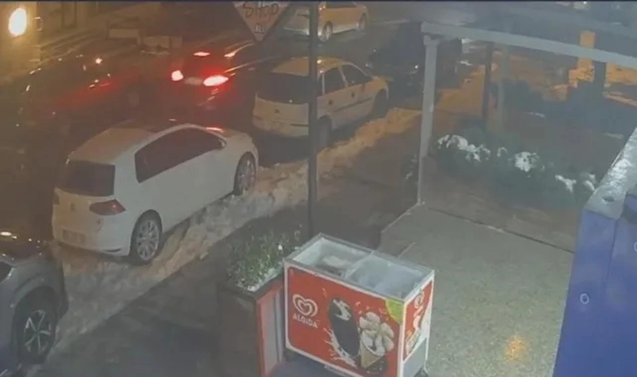 Sanatçı Müjde Ar trafik kazası geçirdi