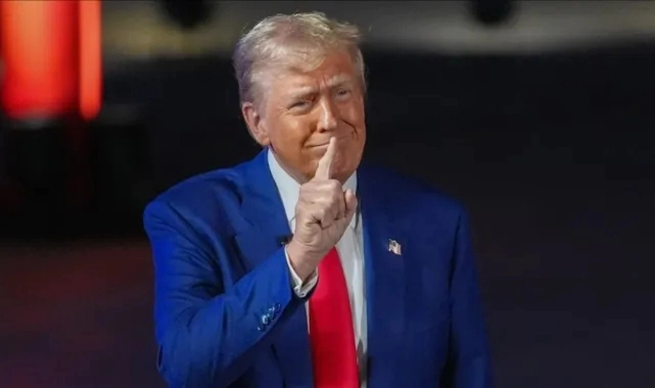 Trump, ek gümrük vergisini 1 aylığına askıya aldı