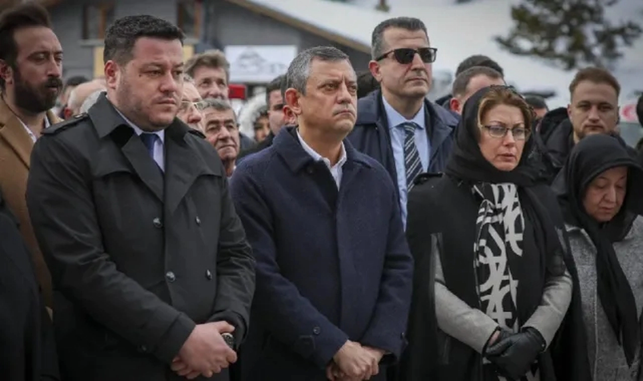 78 kişiye mezar olmuştu: Özgür Özel Grand Kartal Otel'in önünden seslendi