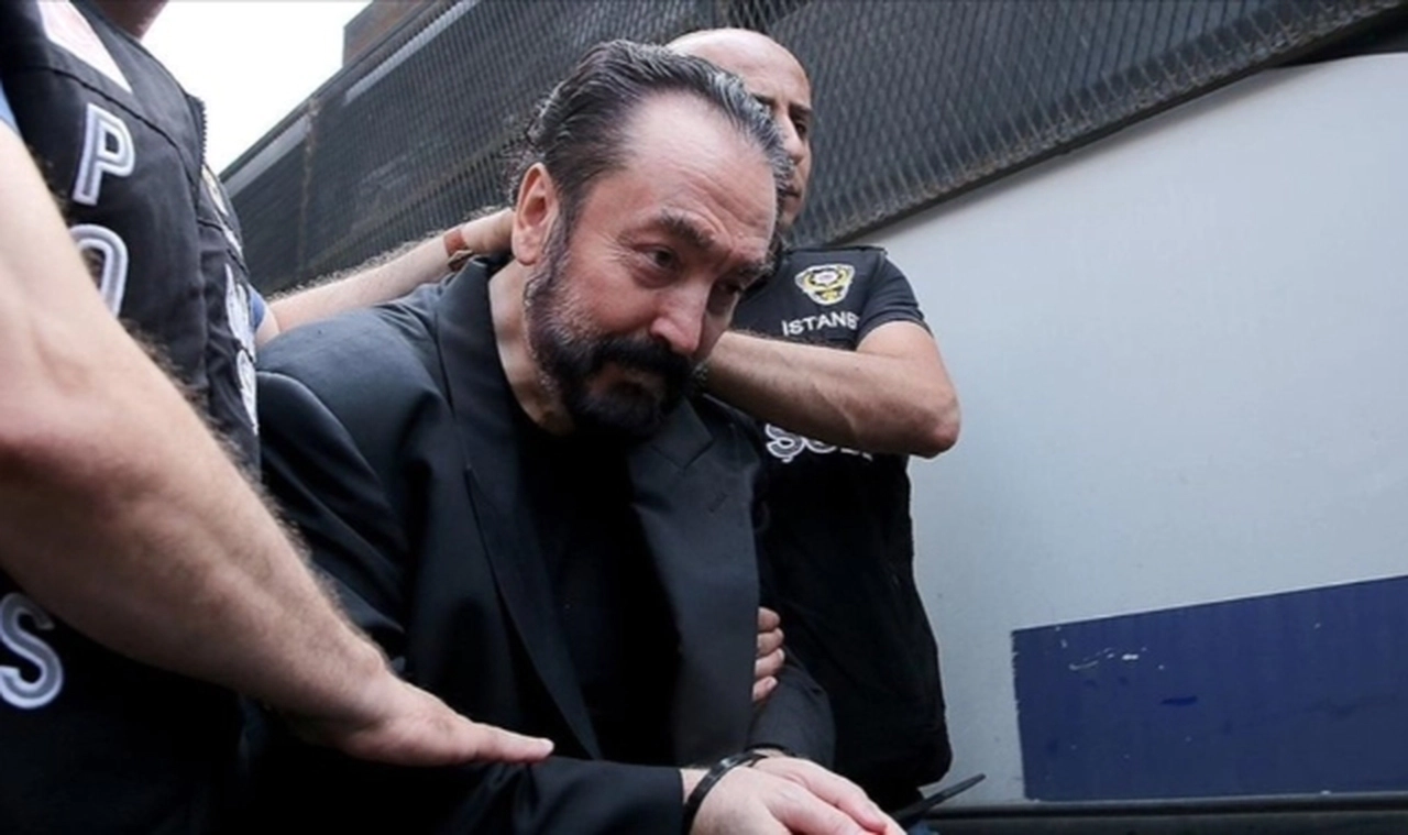 Adnan Oktar'a üç ayrı suçtan beraat kararı verildi