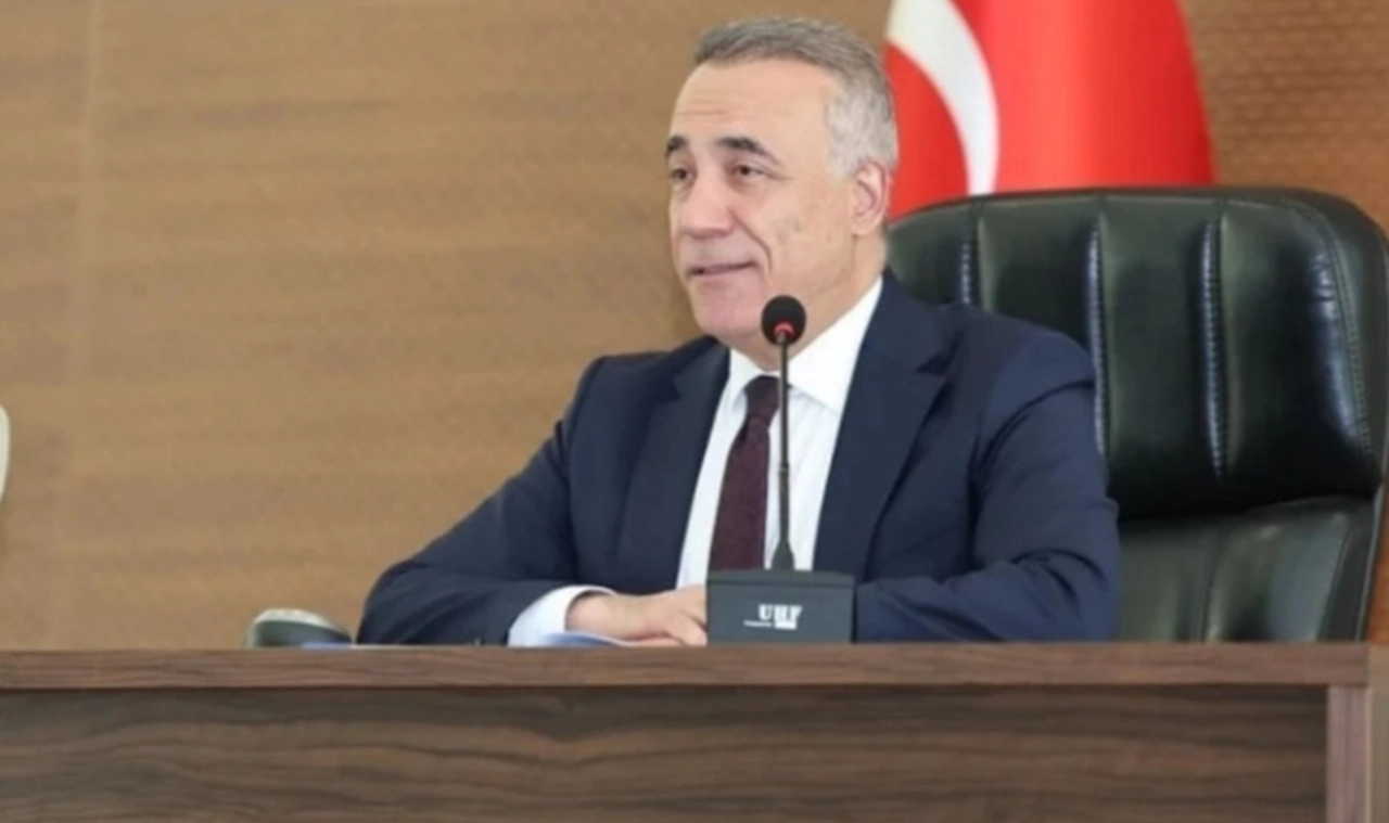 AK Parti'li belediye başkanından 'yurt dışında iftar' projesi! Tepkiler büyüdü, açıklama geldi