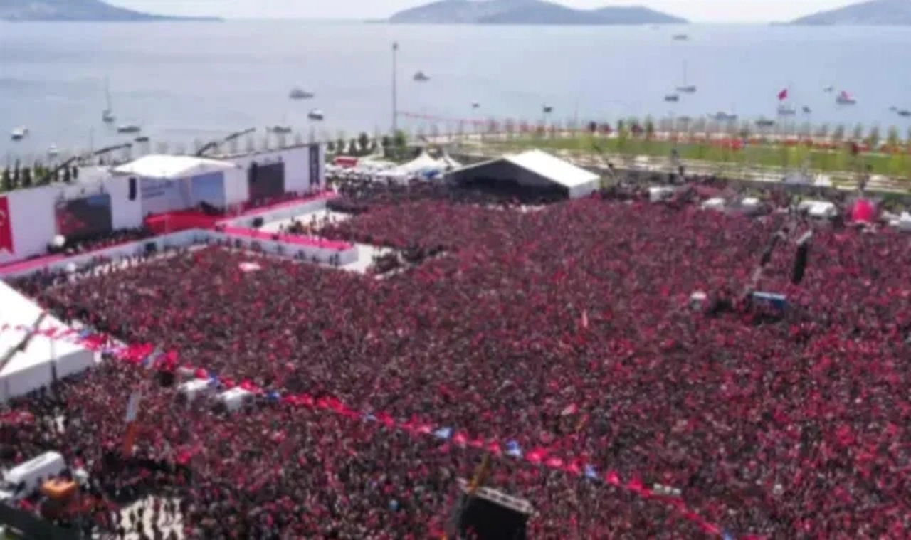 Anketlerde son durum... Fark daha da artıyor, iktidarda düşüş sürüyor! MHP'de baraj tehlikesi