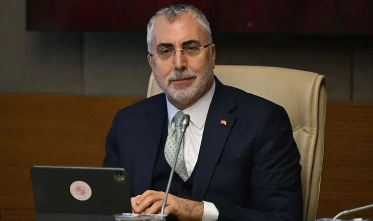 Bakan Işıkhan: Doğum izni süreleri artacak, işçi-memur ayrımı kaldırılacak